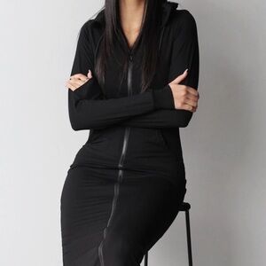 Deveaux Black Hooded Zip-Front Long Sleeve Dress